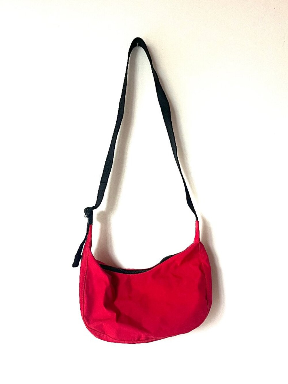 Baggu Small Crescent Bag in Candy Apple